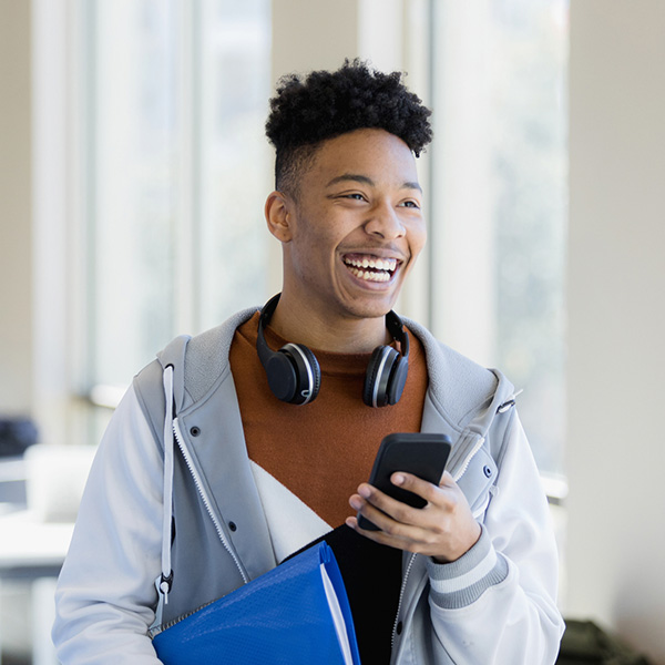 GettyImages-1384332904-6x6